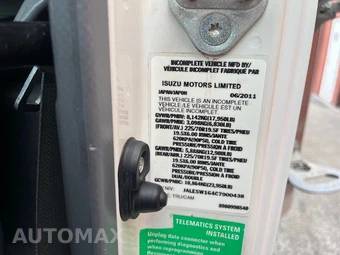 2012 Isuzu Pickup Base – miniatura 2