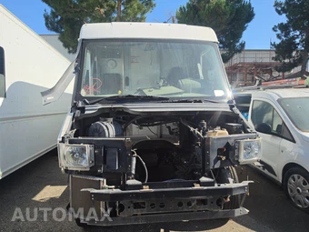 2012 ISUZU REACH – miniatura 2