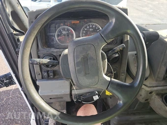 2012 ISUZU REACH – miniatura 10