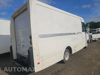 2012 ISUZU REACH – miniatura 4