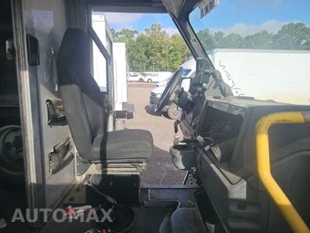 2012 ISUZU REACH – miniatura 8