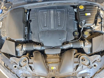 2012 Jaguar XF Portfolio – miniatura 15