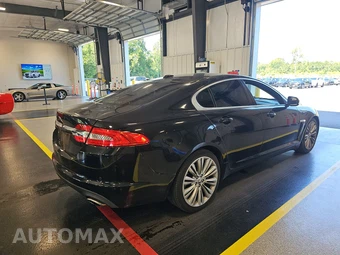 2012 Jaguar XF Portfolio – miniatura 4