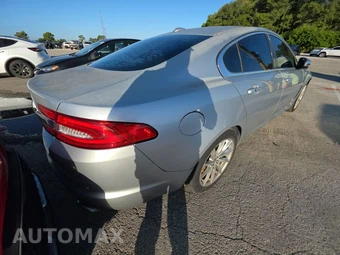 2012 Jaguar XF – miniatura 4