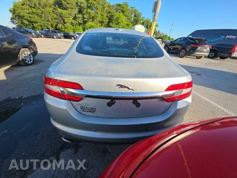 2012 Jaguar XF – miniatura 5