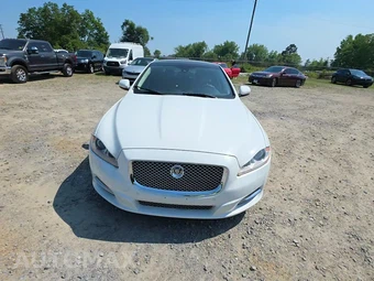 2012 Jaguar XJ - miniatura 2