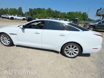 2012 Jaguar XJ - miniatura 3