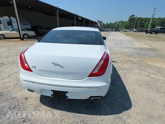 2012 Jaguar XJ - miniatura 4