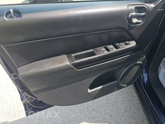 2012 Jeep Compass Sport – miniatura 9