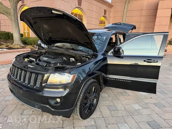 2012 Jeep Grand Cherokee Altitude Edition - miniatura 10