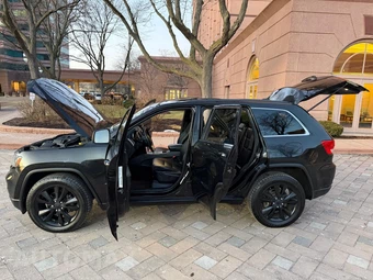 2012 Jeep Grand Cherokee Altitude Edition - miniatura 11