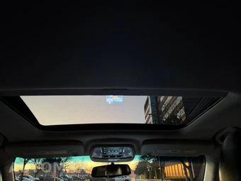 2012 Jeep Grand Cherokee Altitude Edition - miniatura 16