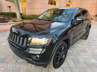 2012 Jeep Grand Cherokee Altitude Edition - miniatura 2