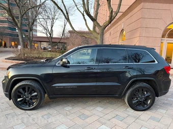2012 Jeep Grand Cherokee Altitude Edition - miniatura 7
