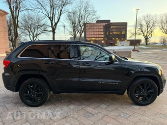 2012 Jeep Grand Cherokee Altitude Edition - miniatura 8