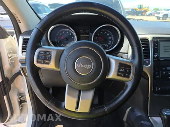 2012 Jeep Grand Cherokee Laredo - miniatura 10