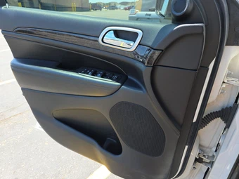 2012 Jeep Grand Cherokee Laredo - miniatura 9