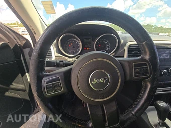 2012 Jeep Grand Cherokee Laredo - miniatura 10