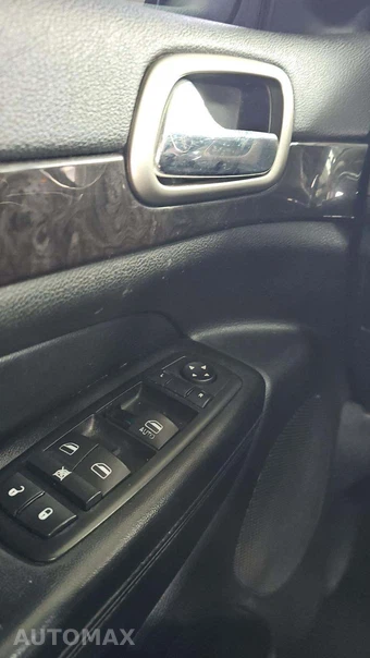 2012 Jeep Grand Cherokee Laredo - miniatura 19