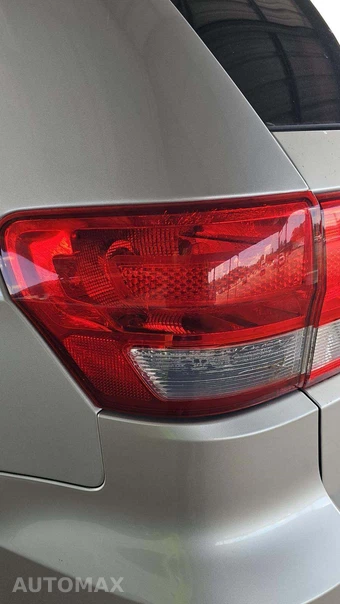 2012 Jeep Grand Cherokee Laredo - miniatura 33