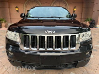 2012 Jeep Grand Cherokee Laredo - miniatura 3