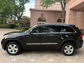 2012 Jeep Grand Cherokee Laredo - miniatura 5