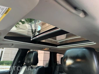 2012 Jeep Grand Cherokee Laredo - miniatura 53