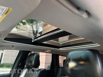2012 Jeep Grand Cherokee Laredo - miniatura 61