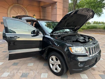 2012 Jeep Grand Cherokee Laredo - miniatura 62
