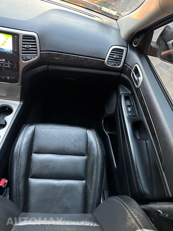 2012 Jeep Grand Cherokee Laredo - miniatura 9