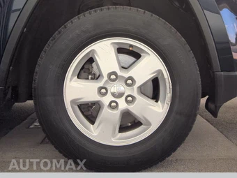 2012 Jeep Grand Cherokee Laredo - miniatura 10