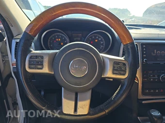2012 Jeep Grand Cherokee Overland - miniatura 10