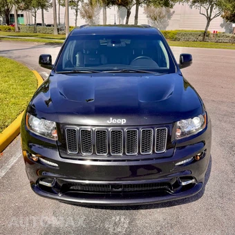 2012 Jeep Grand Cherokee SRT8 - miniatura 4