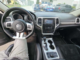 2012 Jeep Grand Cherokee SRT8 - miniatura 10
