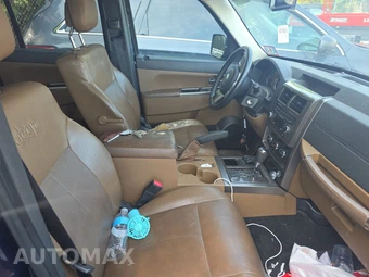 2012 Jeep Liberty Limited Edition – miniatura 8