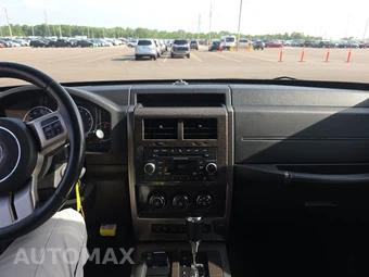 2012 Jeep Liberty Limited Edition – miniatura 17