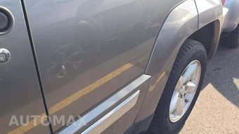 2012 Jeep Liberty Limited Edition – miniatura 28