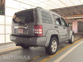 2012 Jeep Liberty Limited Edition – miniatura 5