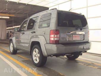 2012 Jeep Liberty Limited Edition – miniatura 8