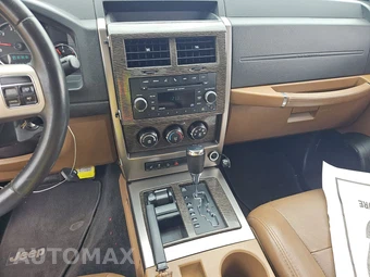 2012 Jeep Liberty Limited Edition – miniatura 11