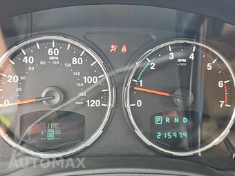 2012 Jeep Liberty Limited Edition – miniatura 12