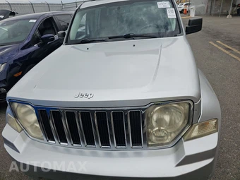2012 Jeep Liberty Limited Edition – miniatura 2