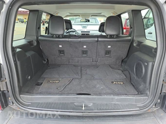 2012 Jeep Liberty Limited Edition - miniatura 16
