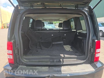 2012 Jeep Liberty Limited Jet Edition - miniatura 16