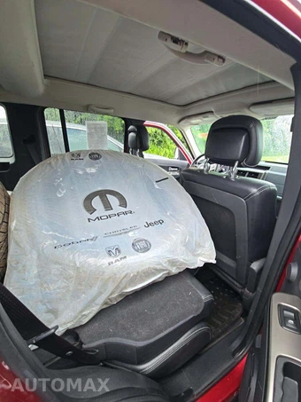 2012 Jeep Liberty Limited Jet Edition – miniatura 16