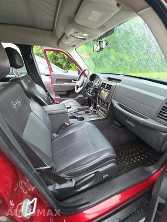 2012 Jeep Liberty Limited Jet Edition – miniatura 18