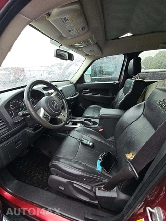 2012 Jeep Liberty Limited Jet Edition – miniatura 6