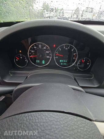 2012 Jeep Liberty Limited Jet Edition – miniatura 9