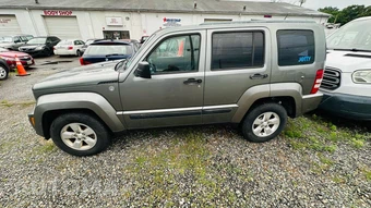 2012 Jeep Liberty Sport - miniatura 2