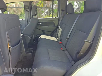 2012 Jeep Liberty Sport – miniatura 13
